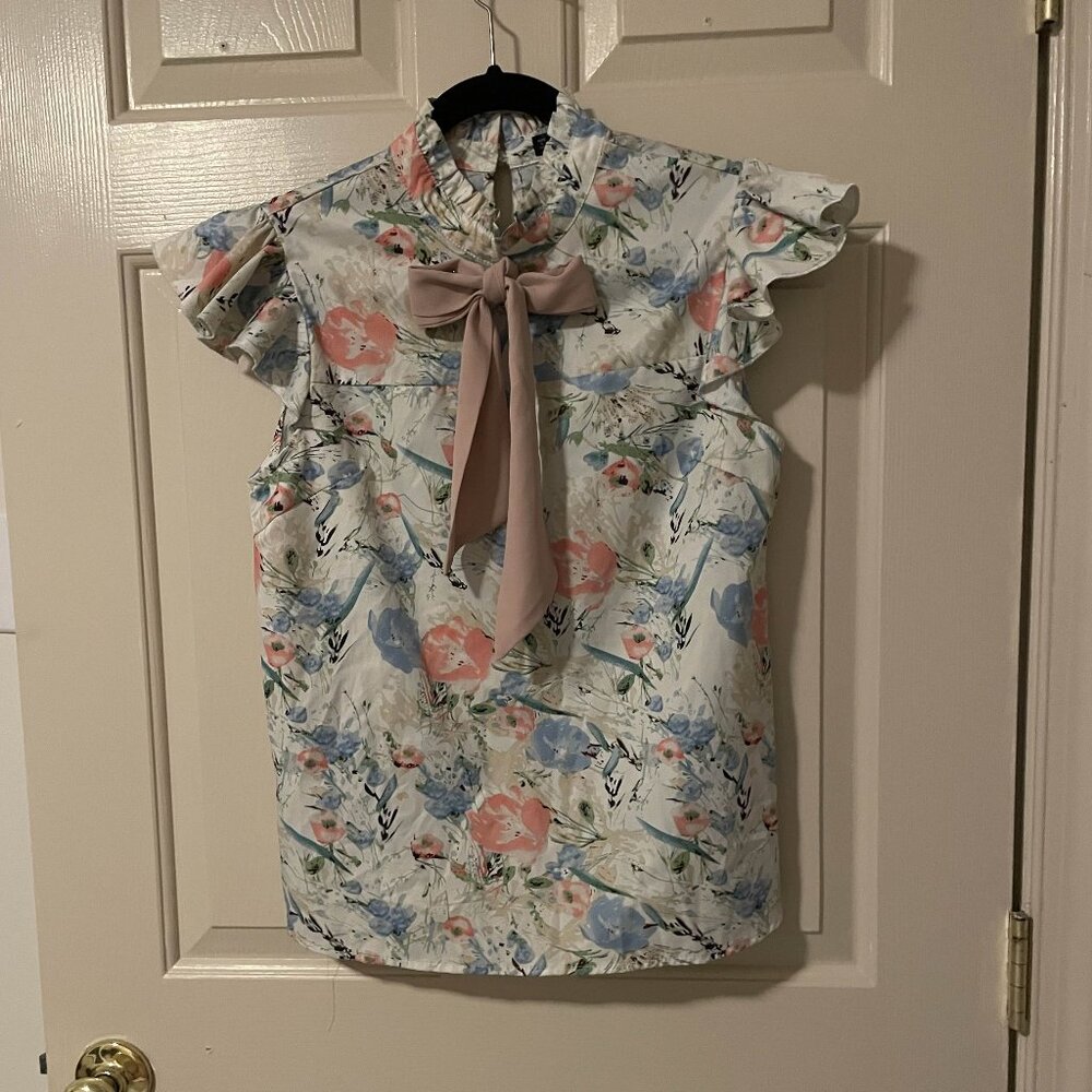 Shein Floral Ruffle Blouse w/ Bow Tie – Gently Worn – Size Small